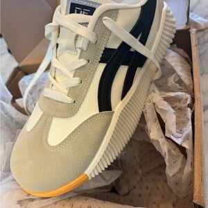 Cream and Black Retro Sneakers with Chunky Midsole